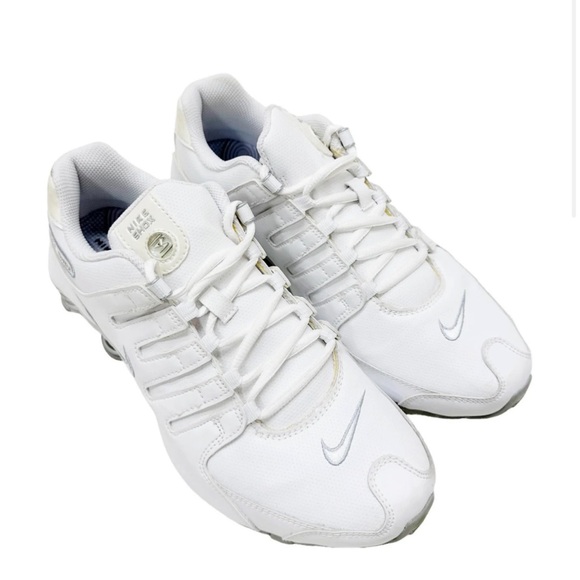 Nike sneakers 8.5 - Picture 1 of 12